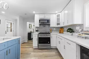 6352 N 104th St, Milwaukee, WI 53225 - Photo 8