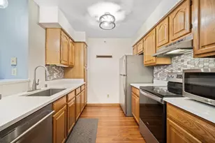 530 N Silverbrook Dr, West Bend, WI 53090 - Photo 6