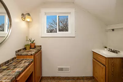 2530 S Austin St, Milwaukee, WI 53207 - Photo 16