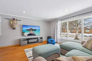 2833 S 72nd St, West Allis, WI 53219 - Photo 6