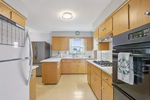 2833 S 72nd St, West Allis, WI 53219 - Photo 12