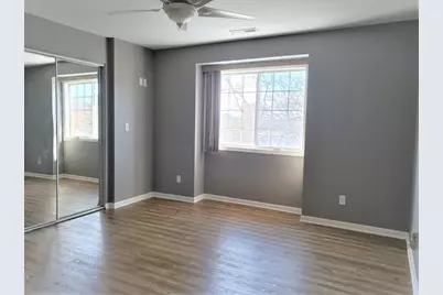 4737 S Hunter Ln, New Berlin, WI 53151 - Photo 8
