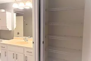 4737 S Hunter Ln, New Berlin, WI 53151 - Photo 10