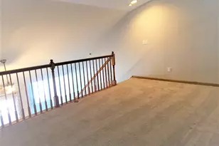 4737 S Hunter Ln, New Berlin, WI 53151 - Photo 12