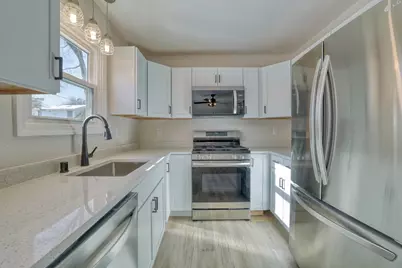 6919  Harvey Ave, Wauwatosa, WI 53213 - Photo 10