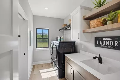 9401 W Huntington Dr, Mequon, WI 53097 - Photo 24