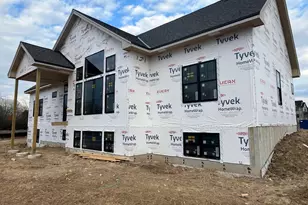 9401 W Huntington Dr, Mequon, WI 53097 - Photo 4