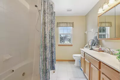 W142N9935  Amber Dr, Germantown, WI 53022 - Photo 20