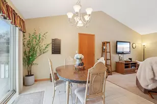 W142N9935 Amber Dr, Germantown, WI 53022 - Photo 10