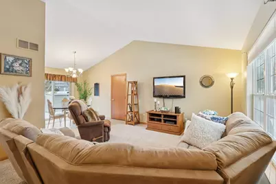 W142N9935  Amber Dr, Germantown, WI 53022 - Photo 4