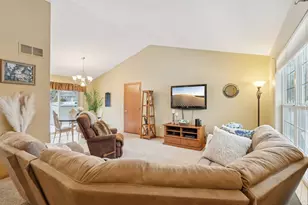 W142N9935 Amber Dr, Germantown, WI 53022 - Photo 4