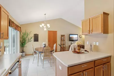 W142N9935  Amber Dr, Germantown, WI 53022 - Photo 12