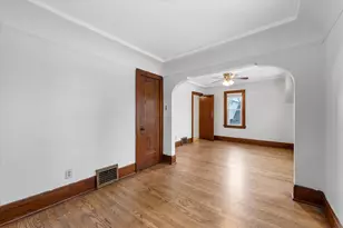 911 W Eula Ct, Glendale, WI 53209 - Photo 14