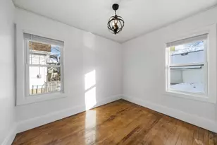 911 W Eula Ct, Glendale, WI 53209 - Photo 10