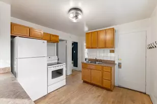 911 W Eula Ct, Glendale, WI 53209 - Photo 16