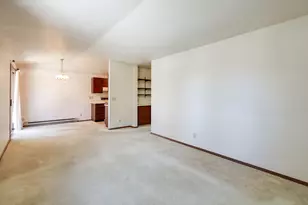 910 E Cedar Ave, Manitowoc, WI 54220 - Photo 16