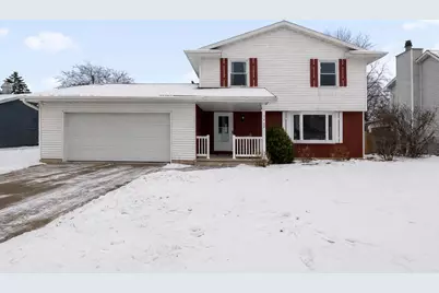 125  Parkway Ct, Fond du Lac, WI 54935 - Photo 1