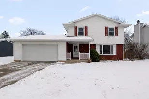 125 Parkway Ct, Fond du Lac, WI 54935 - Photo 1