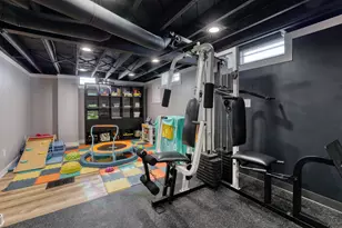 3001 N 87th St, Milwaukee, WI 53222 - Photo 32