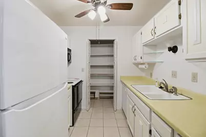 125 N University Dr #108, West Bend, WI 53095 - Photo 2