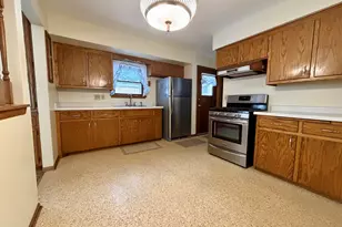 8541 W McMyron St, West Allis, WI 53214 - Photo 6