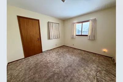 8541 W McMyron St, West Allis, WI 53214 - Photo 8