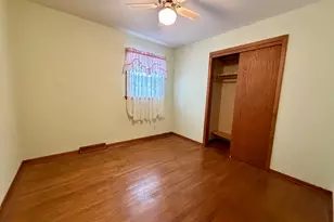 8541 W McMyron St, West Allis, WI 53214 - Photo 10