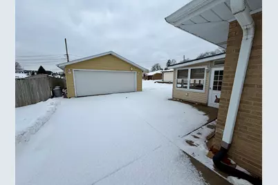 8541 W McMyron St, West Allis, WI 53214 - Photo 2