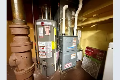 8541 W McMyron St, West Allis, WI 53214 - Photo 16