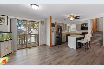 W165N10401  Wagon Trl, Germantown, WI 53022 - Photo 10