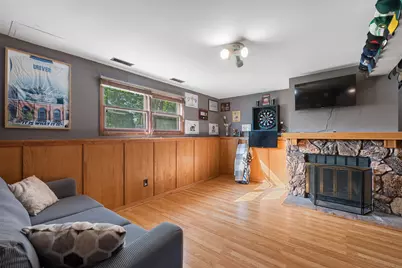 W165N10401  Wagon Trl, Germantown, WI 53022 - Photo 16