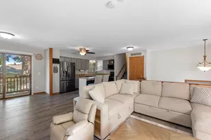 W165N10401 Wagon Trail, Germantown, WI 53022 - Photo 14