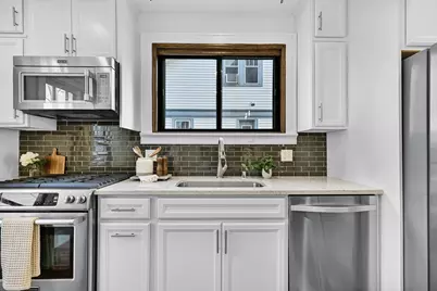 8140  Hillcrest Dr, Wauwatosa, WI 53213 - Photo 16