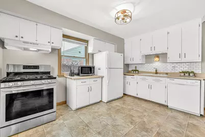 5648 N Dexter Ave, Glendale, WI 53209 - Photo 6