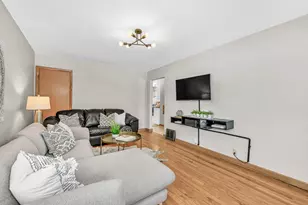 5648 N Dexter Ave, Glendale, WI 53209 - Photo 4