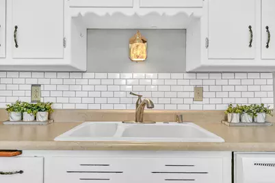 5648 N Dexter Ave, Glendale, WI 53209 - Photo 8