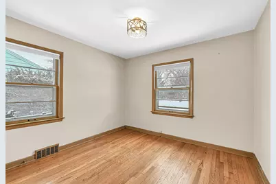 5648 N Dexter Ave, Glendale, WI 53209 - Photo 14