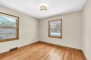 5648 N Dexter Ave, Glendale, WI 53209 - Photo 14