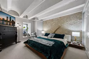 270 E Highland Ave, Milwaukee, WI 53202 - Photo 16