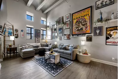 270 E Highland Ave #621, Milwaukee, WI 53202 - Photo 2