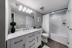 270 E Highland Ave, Milwaukee, WI 53202 - Photo 20