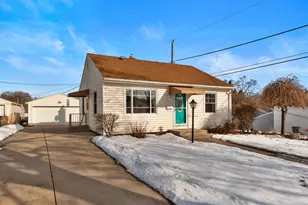 3756 E Waterford Pl, Saint Francis, WI 53235 - Photo 1