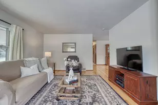 244 Willow Ct, Hartland, WI 53029 - Photo 6