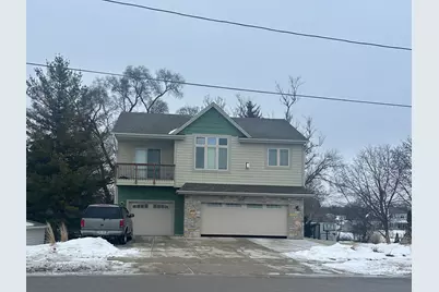 460/460A  Cottonwood Ave, Hartland, WI 53029 - Photo 1