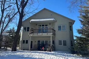 460/460A Cottonwood Ave, Hartland, WI 53029 - Photo 4