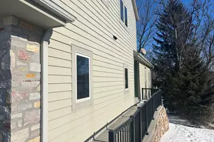 460/460A Cottonwood Ave, Hartland, WI 53029 - Photo 6