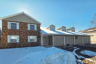 2403 Crosscreek Dr, Sheboygan, WI 53081 - Photo 4