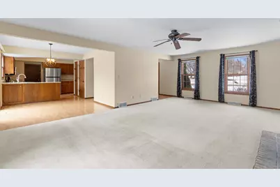 S38W27600  Windsong Rdg, Waukesha, WI 53189 - Photo 12