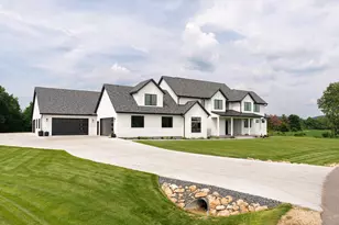 N7343 Hidden Pr Dr, Holland, WI 54636 - Photo 2