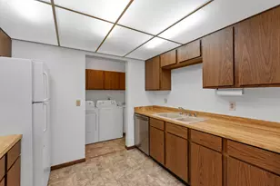 516 Marshal Ct, West Bend, WI 53090 - Photo 4